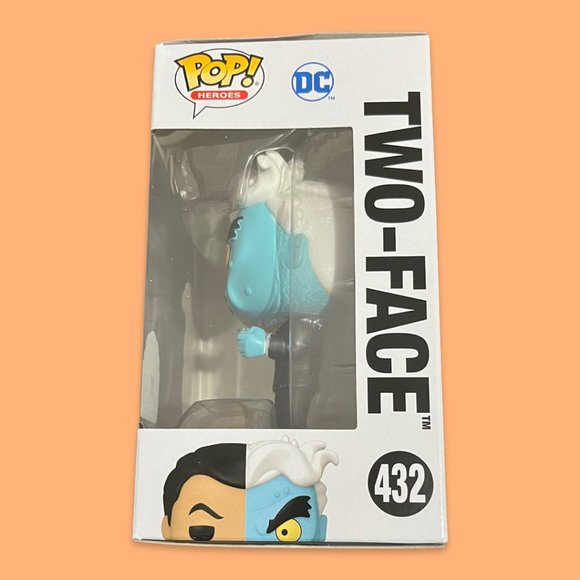 Two-Faces Batman the Animated Serie Funko - Picture 2 of 6